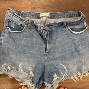 Abercrombie & Fitch Curve Love Light Wash Jean Shorts Distressed Frayed Hem